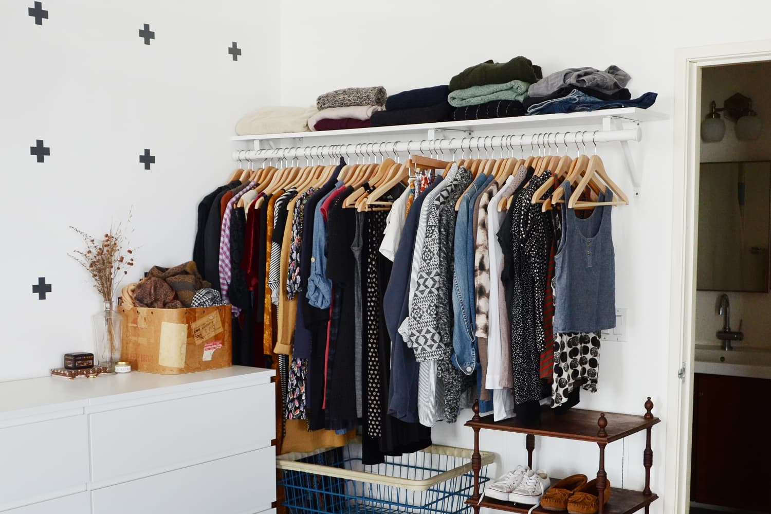 9 Ways to Organize a Bedroom With No Closets Apartment Therapy